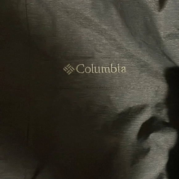 Mens Columbia Omni-tech rain coat. Medium - Picture 2 of 7